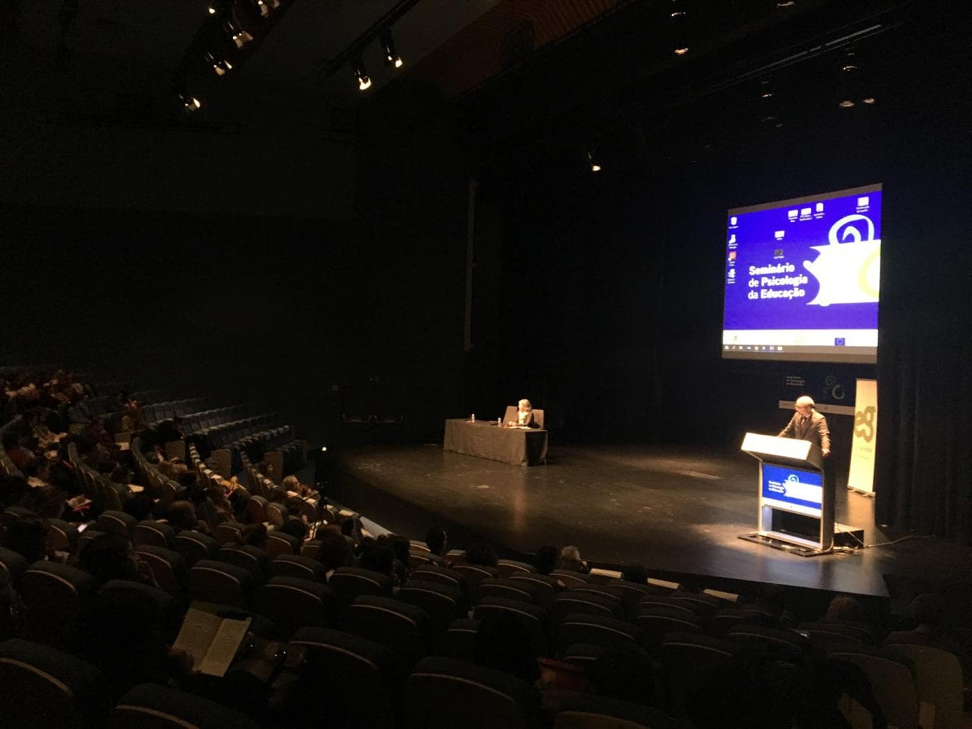 Bastonário defende reforço de psicólogos nas escolas