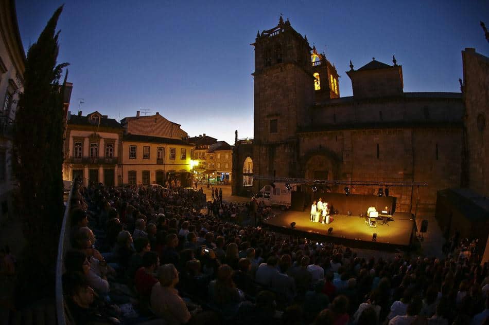 Mimarte sai do Rossio da Sé