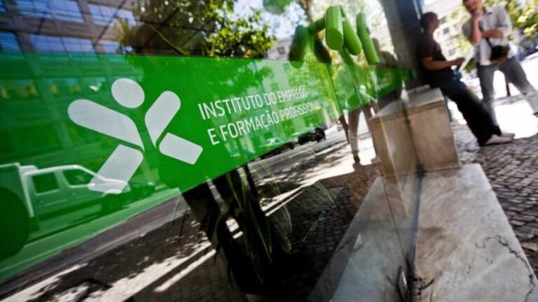 Taxa de desemprego desce para 7,9% em Janeiro