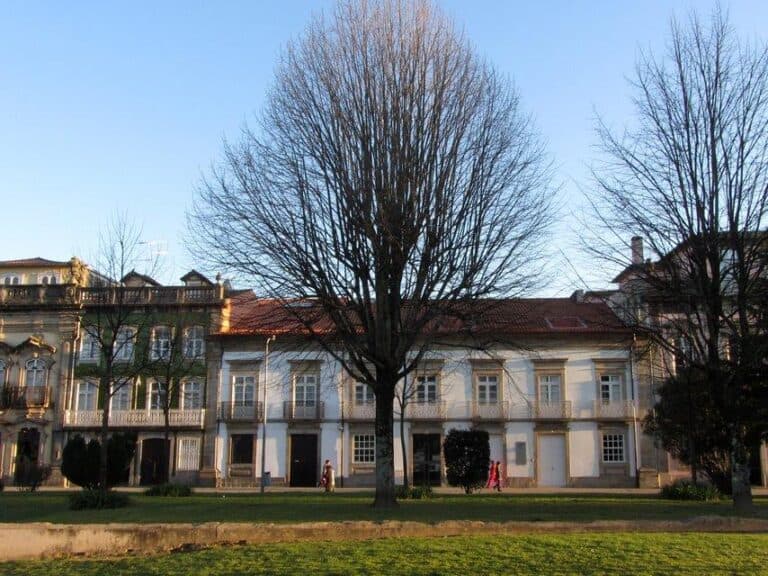 Casa do Professor vai a eleições este sábado