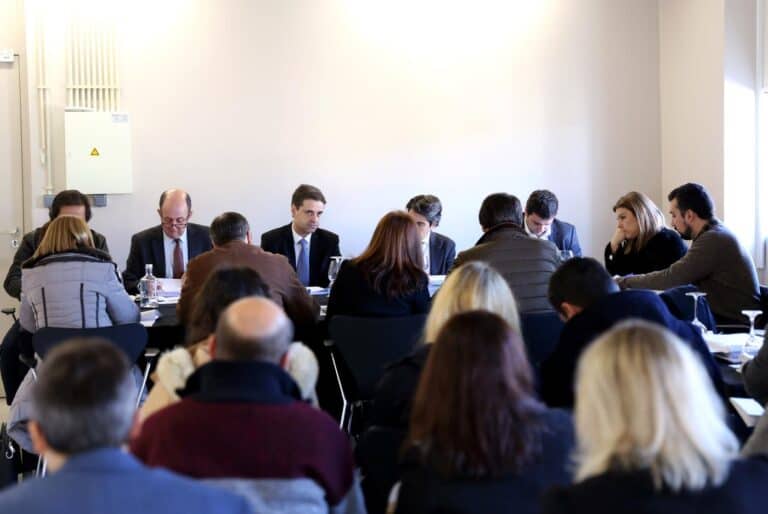 CMB regulariza situação de 53 funcionários precários