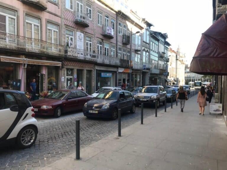 Condutores passam 21 minutos por dia no trânsito em Braga