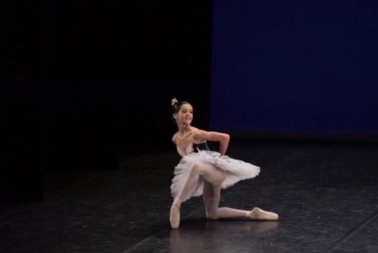 Jovem bailarina bracarense parte em conquista dos EUA