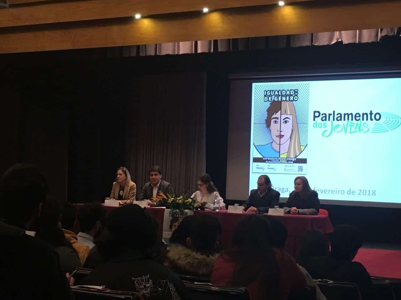 Distrital do Parlamento Jovem discute Igualdade