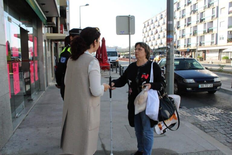 ACAPO sensibiliza condutores e peões na rua do Caires