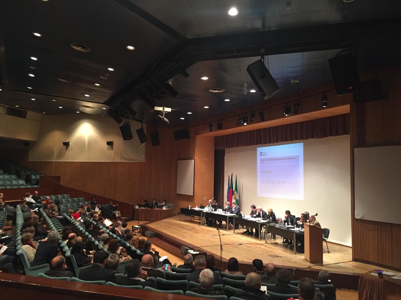 AM de Guimarães reúne em sessão extraordinária