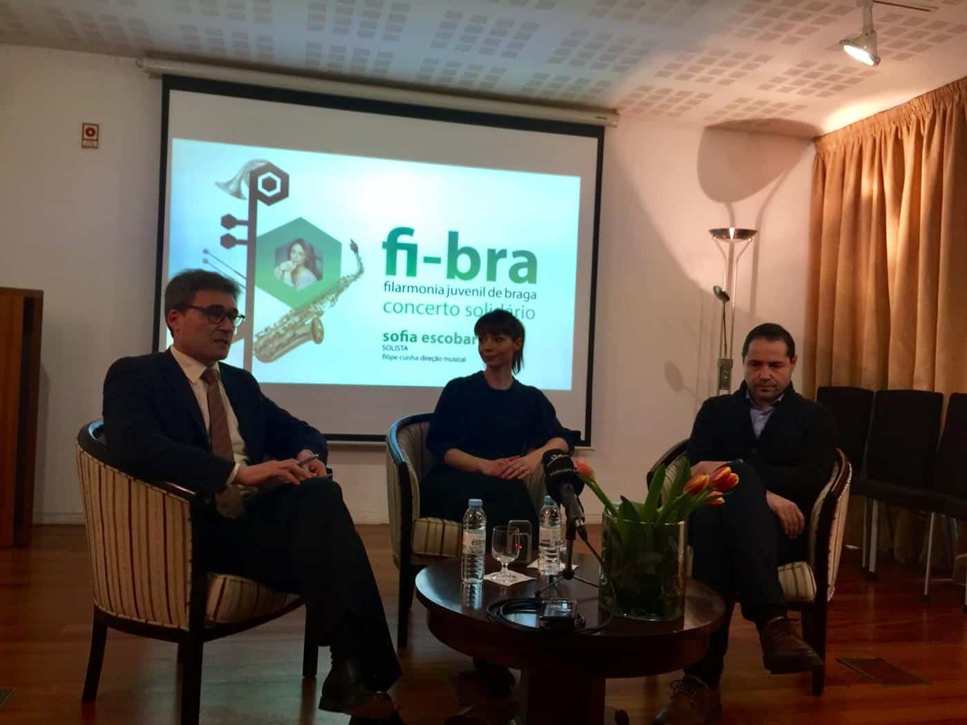 Sofia Escobar inicia tour com filarmonia juvenil de Braga